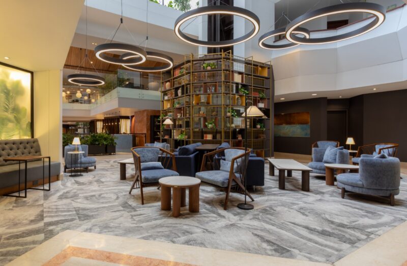 Hotel Cosmos 100
